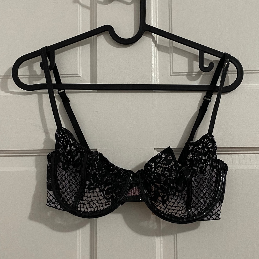 Victoria’s Secret Very Sexy Balconet Bra Lace and Faux Leather 32D